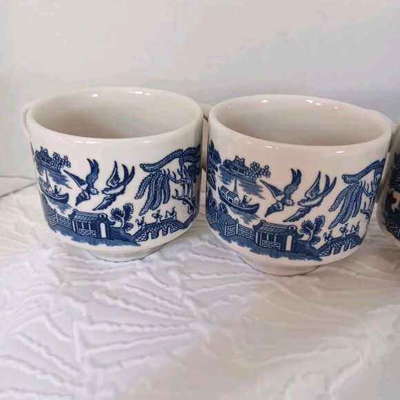Vtg  Blue Willow Demitasse Cups Set of 4 England Miniature Espresso/Tea C Mark - Picture 2 of 12